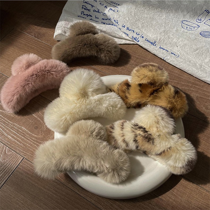 Winter Faux Fur Hair Claw Rabb - Women'S Winter Accessories Set 评论和价格