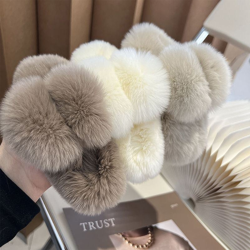 Winter Faux Fur Hair Claw Rabb - Women'S Winter Accessories Set 评论和价格