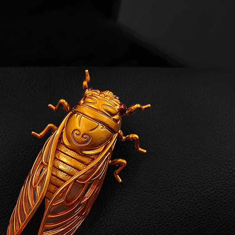 Golden Cicada Brooch with Beau - Women Accessories Meaning 评论和价格